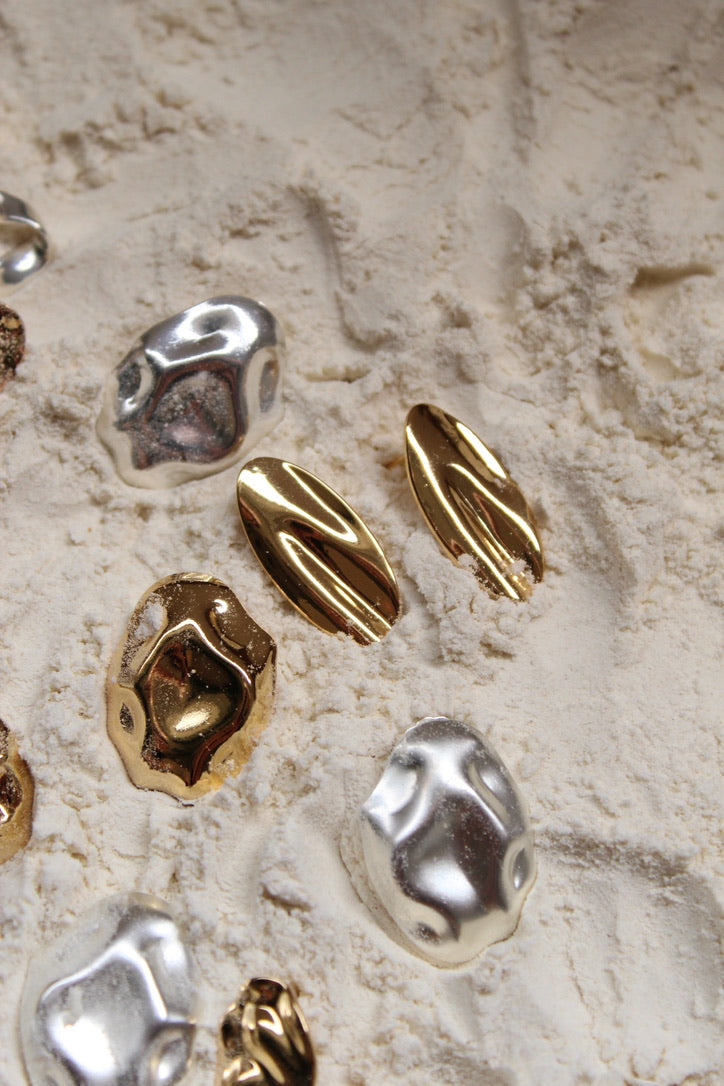 WAVY Gold studs